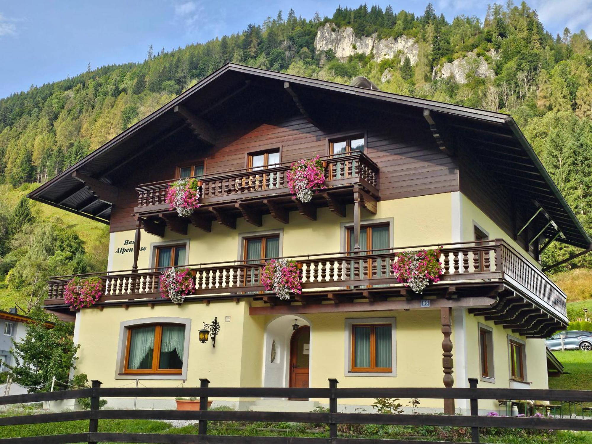 Ferienhaus Alpenrose フッシュ・アン・デア・グロースグロックナーシュトラーセ エクステリア 写真